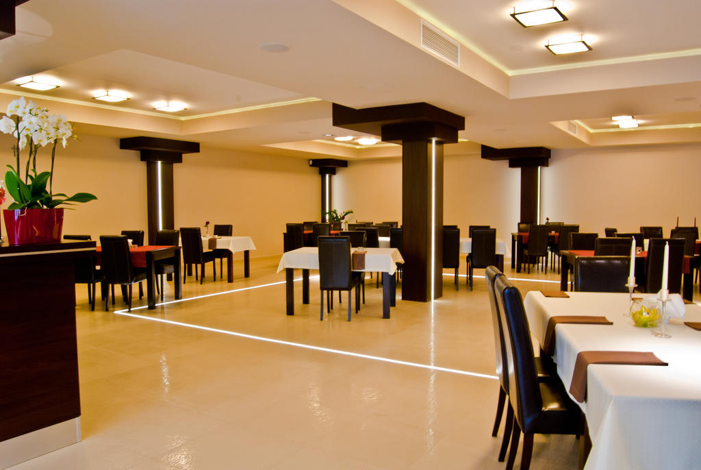 Hotel Zajazd Mazowsze Slupno Buitenkant foto