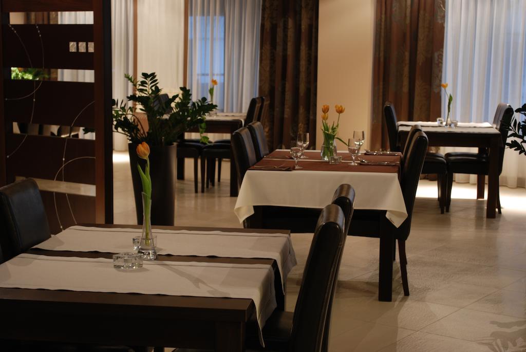 Hotel Zajazd Mazowsze Slupno Buitenkant foto